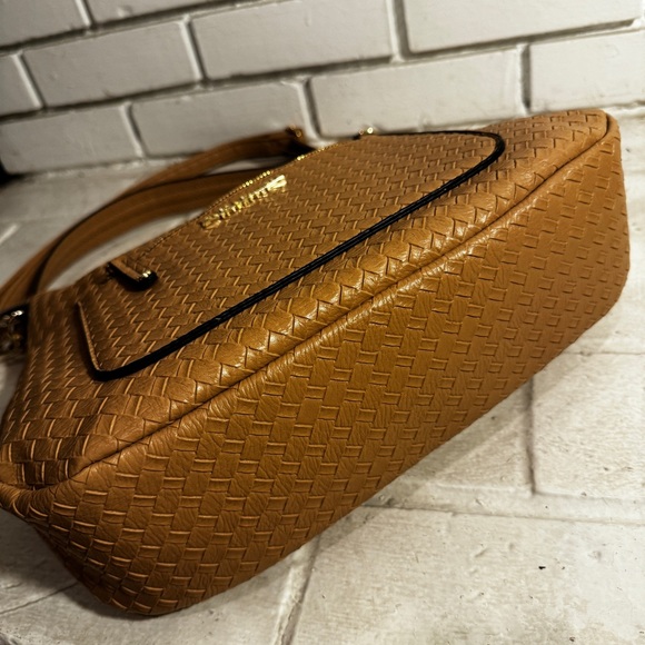 NWT Jones New York medium/large Purse in French Latte color - Picture 6 of 12